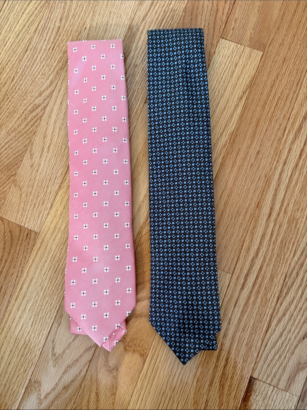 [Bloomingdales] 2 silk ties